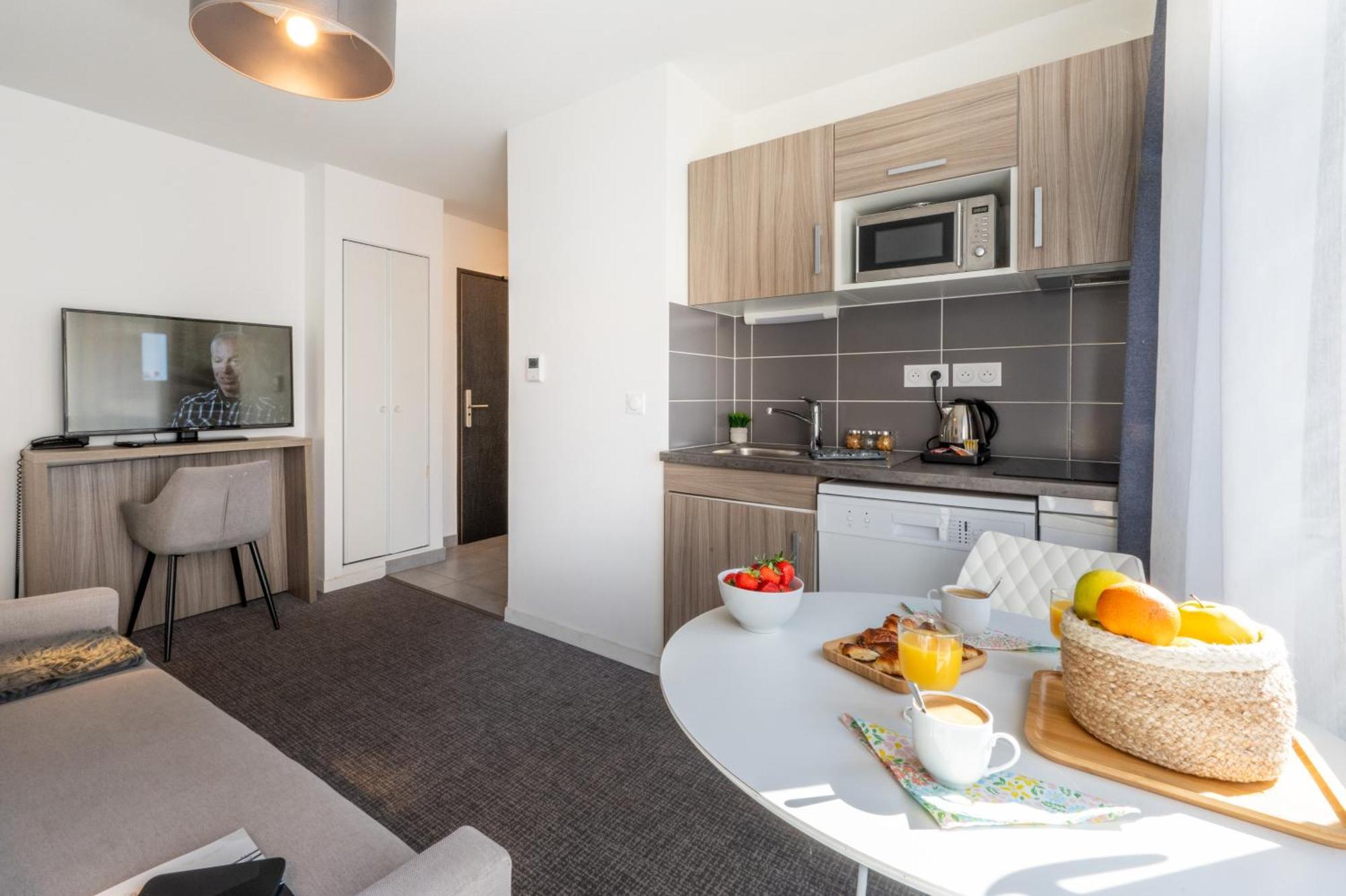 Nemea Appart Hotel Grand Coeur Nancy Centre Exteriör bild
